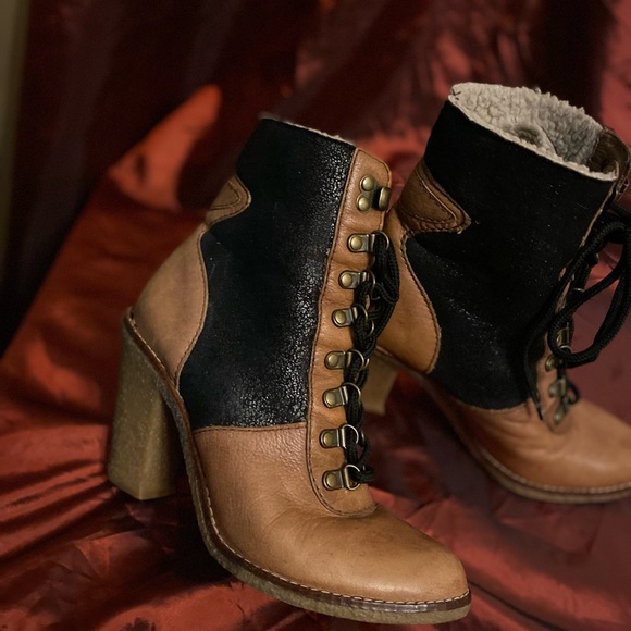 Ladies fur lined boots. Tara soft brown leather boot says size7 fits like 8 - Picture 3 of 16